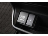 USBオーディオ用ソケットがついていますので携帯電話などを接続すれば音楽等の再生が可能です!