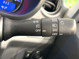 【オートライト】周りの明るさに応じて自動でヘッドライトの点灯・消灯ができる機能です!ライトの付け忘れ・消し忘れなどが無くなり、雨の日や夕方の走行も安心!トンネル通過時も便利ですね♪