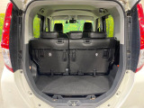 普段のお買い物や通勤、送迎等に十分な荷室スペースを確保しております。セカンドシートを倒すと、大きな荷物の積載も可能です♪