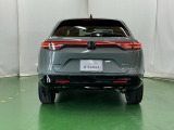 後席の窓には外から車内が見えにくくなるプライバシーガラスを採用。周りを気にせずリラックスして過ごせます
