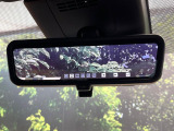 【デジタルインナーミラー】後席の大きな荷物や同乗者で後方が確認しづらい時でも安心!カメラが撮影した車両後方の映像をルームミラー内に表示。クリアな視界で状況の確認が可能です!