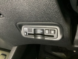 ハンドルの左下にETCがついています。高速道路の料金所の通過も楽々です。カードの取り出しもしやすい場所についています。