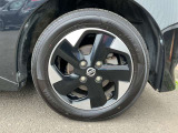 日産純正アルミホイール。タイヤサイズは155/65R14です。