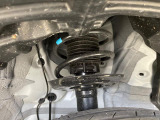 お車を安心してお乗りいただく為には、足回りの定期点検が欠かせません。サービスサポート(有償保証)では無料点検もご提供しており、安心のカーライフをお過ごしいただけるサポート体制が整っています。