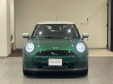 地域最大級の展示台数!お気に入りのお車があれば、ぜひステアリングを手にしてください。稀少モデルも鋭意取り揃え、幅広いニーズにお応え致します。スタッフ一同皆様のご来店を、心よりお待ち申し上げます。