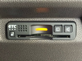 有料道路のレーン通過に便利なETC車載器を装着しています。ご利用にはセットアップが必要となります。