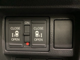 リアドアは乗り降りに便利な両側電動スライドドアです。また運転席に座っていながらスイッチ操作で自在にスライドドアを開け閉めできます。