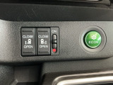 【両側パワースライドドア】両側がパワースライドドアになっており、運転席のスイッチやスマートキーでも開閉が可能です!開口部も広いので乗り降りも楽々♪