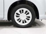 タイヤサイズは165/65R14です。