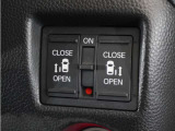 ◆両側電動スライドドア◆狭い駐車場でも乗り降りが楽々♪お子様が隣の車にドアを当ててしまう心配もございません!小さなお子様連れの方もこれで安心。