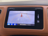 バックカメラの画像です。ガイドラインがスムースな車庫入れをサポートいたします。車庫入れの安心感がアップしますね。
