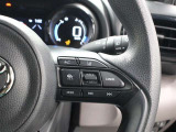 レーダークルーズコントロール使用時に、同一車線内中央を走行できるよう操舵を支援するレーントレーシングアシスト[LTA]が装着されています。