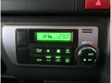 【オートエアコン】1年中快適な室内を提供!車内温度を設定すると、風量を自動で調整してくれます。