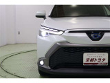 洗練されたデザインのBi-BeamLEDヘッドランプ。LEDシーケンシャルターンランプ、クリアランスランプ、デイタイムランニングランプを備えています。オートライト搭載。オートハイビームも装備しています