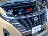 納車以降、お車のメンテナンスは自宅近所の日産サービス拠点にて承ります。専門の教育を受けたサービスフロント&メカニックが無料1ヶ月点検から法定/車検整備、万一の故障・不具合の修理まで全て担当いたします。