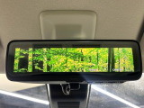 【デジタルルームミラー】後席の大きな荷物や同乗者で後方が確認しづらい時でも安心!カメラが撮影した車両後方の映像をルームミラー内に表示。クリアな視界で状況の確認が可能です!