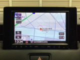 ワイド画面のナビゲーションはフルセグTV、インターナビ対応のGathers純正メモリーナビを搭載しています。Bluetoothオーディオ機能がありますので、スマートフォンなどの音楽も再生できます。