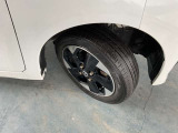 155/65R14タイヤ+専用アルミホイールです。スタッドレスタイヤのご注文も承っております(^^)!