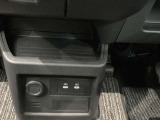 USB電源を装備してます。スマホやタブレットの充電に便利です♪