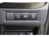 機能性溢れる運転席まわり。使いやすいスイッチ類の配置で運転中のストレスを軽減し楽しくドライブできますよ。