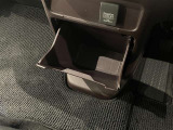 ゴミ箱にもなる収納付き。