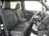 運転席のスペースはゆったりしていて、視界も広く確保されているので普段の運転からロングドライブまで快適です。