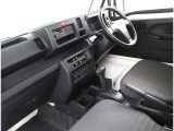 車内の除菌、抗菌を行う銅イオン光触媒コーティングも取扱っております!!消臭効果もあり、多少のタバコ臭やペット臭などにも対応!!光触媒による抗菌効果でウイルスや菌等にも効果が確認されております!!
