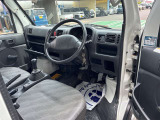 人気の4WD ウレシイエアコン付き!! 5速マニュアル 走行49492キロ 記録簿 三方開 アングロポストプロテクター&アッパーメンバーガード付き!