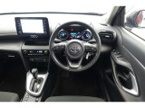 スポーティームード溢れる運転席周りですね。 クイックなドライビングに対応できるよな運転席回りになっています。 ドライブがますます楽しくなりますね!