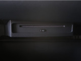 車内でCD DVDのメディアが楽しめます。