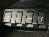 HDMIポート、USBポートが装備されております。HDMIポートを他の機器と繋げることによって、モニターへ映像を流すことができます。