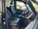 運転席・助手席です