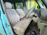 運転席シート廻りは使用感も少なく、良好な状態となっています。丁寧に使われていたことがよくわかりますね。