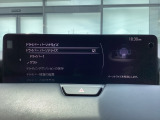 顔認証機能でドライバーが快適さと安全性を高められるようにドライバーの体格に合わせてシートポジションなどを自動調整できます。
