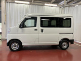 【スマートアシスト搭載車】 衝突回避支援ブレーキ機能(対車両・歩行者)、衝突警報機能(対車両・対歩行者)、誤発信抑制制御機能などの機能で安全な運転をサポートします