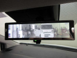 スマートルームミラー付きで後部座席に乗車してても後方がしっかり見れます
