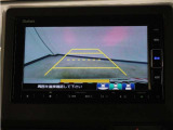 バックカメラ搭載です!車庫入れが苦手な人はもちろん、車両感覚に自信がある人にもお勧めです!見えない箇所が見えるようになるので、低い障害物や隠れてしまっている子供の存在等にも気付く事が出来ます。