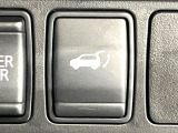 【パワーバックドア】スマートキーや運転席のボタンを押すだけでリアゲートが自動で開閉します!荷物を持っている時や、高い位置にあるバックドアを閉める際に便利な機能です♪