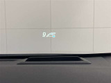 HUD(ヘッドアップディスプレイ)速度表示をフロントガラスに表示できます。