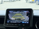 駐車時に便利なバックカメラを装備しています。