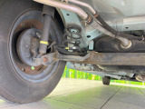 お車を安心してお乗りいただく為には、足回りの定期点検が欠かせません。サービスサポート(有償保証)では無料点検もご提供しており、安心のカーライフをお過ごしいただけるサポート体制が整っています。