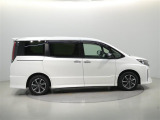 ご覧の車両以外にも多数のU-CARを展示販売しております。