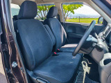 運転席のシートはホールド性に優れ疲れませんよ!