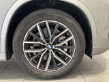 サービスにはドイツ本国と同様に教育と訓練を受け、BMWを知り尽くした「マイスター」が数多く在籍しております。360度による納車前点検整備で、お客様に安心と安全をお届けいたします。