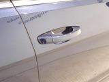 &rdquo;Keyless Access&rdquo;によって、ドアハンドルに手をかけるだけでドアロックが解除できます!