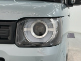 LEDヘッドライトは、点灯の瞬間から最大光量を発揮し、突然暗くなるトンネルなどでの安定感を高めます。