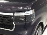 LEDヘッドライトは、点灯の瞬間から最大光量を発揮し、突然暗くなるトンネルなどでの安定感を高めます。