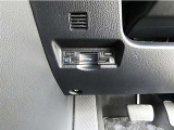 ETC!料金所も止まる事無くスイスイです!窓を開ける必要も無いので雨や花粉、排気ガスの浸入もありません!今や必需品ですネ!