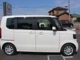 当社の優秀なスタッフがしっかり点検整備をさせていただいてからご納車いたします!さらに!ワイパーゴム、エレメント、エアクリーナーを新品交換させて頂いています!