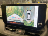 【パノラミックビューモニター】専用のカメラにより、上から見下ろしたような視点で360度クルマの周囲を確認することができます☆死角部分も確認しやすく、狭い場所での切り返しや駐車もスムーズに行えます。